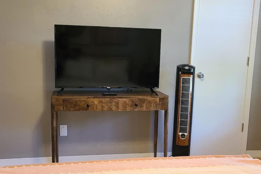 Centrally Located In Rogers And Bentonville! -Private Rooms Luaran gambar